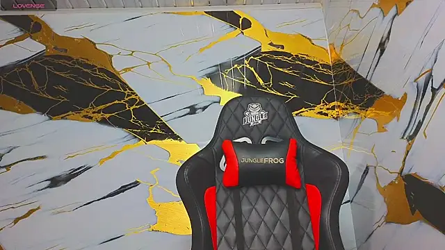 Suarezz10  online show from 8, 11, 2025