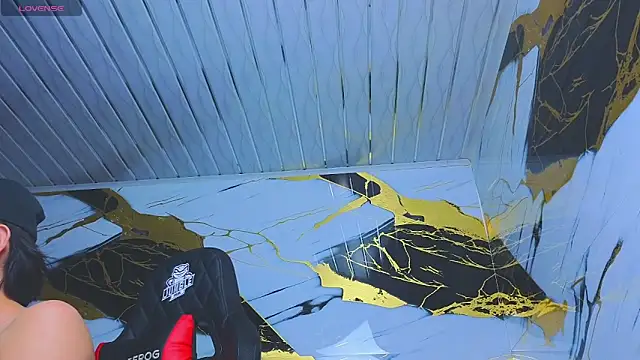 Suarezz10  online show from 25, 11, 2025