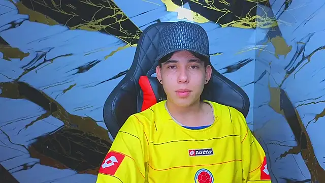 Suarezz10  online show from 12, 11, 2025