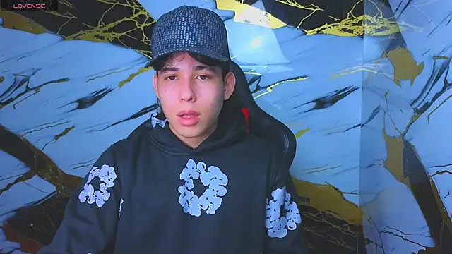 Suarezz10  online show from 7, 11, 2025