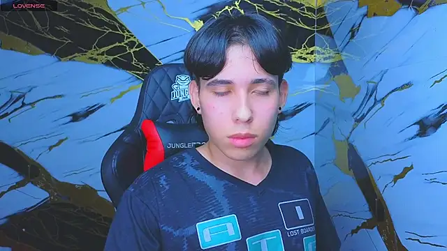 Suarezz10  online show from 15, 11, 2025