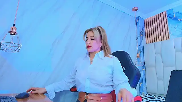 Snapshot of BeatrizSchmidt chatting on 13, 2, 2026 BeatrizSchmidt online show from 13, 2, 2026