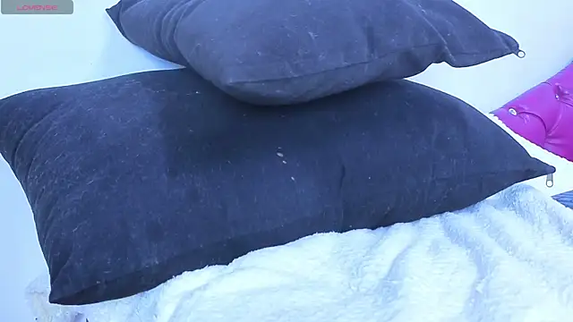 Julieta horney online show from 6, 11, 2025