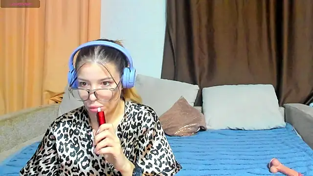 Eva purrr  online show from 30, 11, 2025