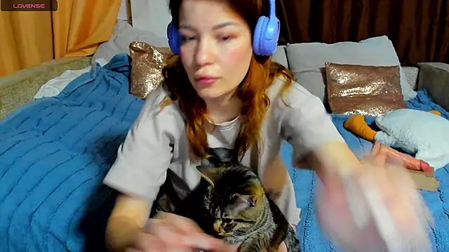 Eva purrr  online show from 4, 4, 2026