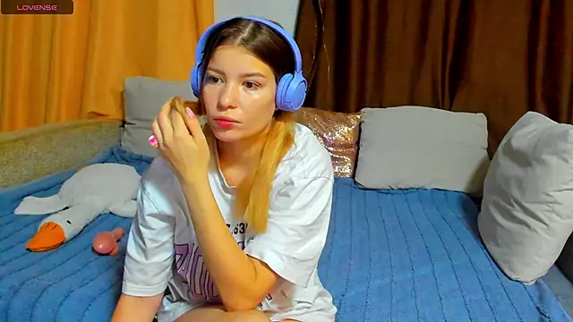 Eva purrr  online show from 17, 11, 2025