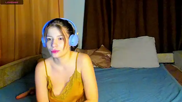 Eva purrr  online show from 5, 11, 2025