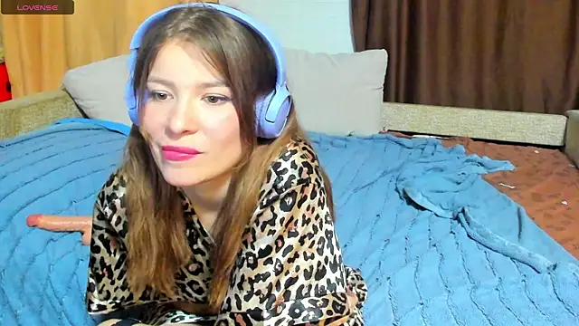 Eva purrr  online show from 13, 12, 2025