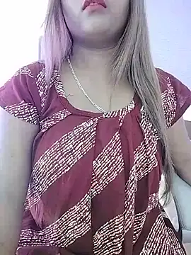 Snapshot of LoveLy-Soneya chatting on 17, 6, 2026 LoveLy-Soneya online show from 17, 6, 2026