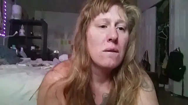 Redriddinghood8 online show from 16, 11, 2025