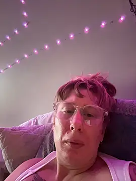 Redriddinghood8 online show from 15, 11, 2025