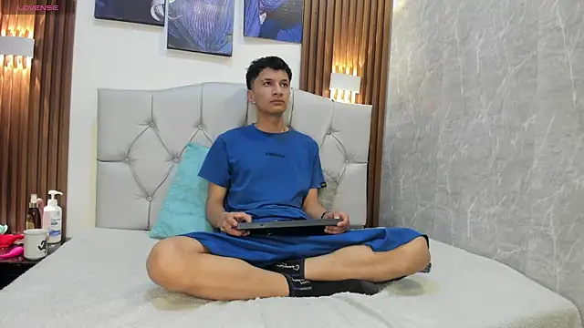 Elian Julian online show from 1, 12, 2025