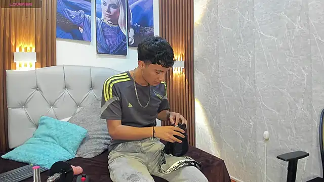 Elian Julian online show from 15, 11, 2025