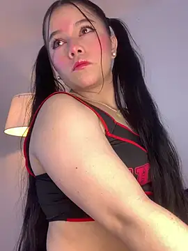 Snapshot of violettabond chatting on 19, 5, 2026 violettabond online show from 19, 5, 2026
