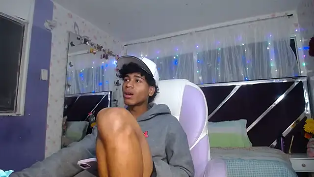 Santy bigcock 01 online show from 22, 4, 2026