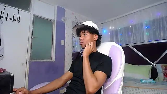 Santy bigcock 01 online show from 15, 4, 2026