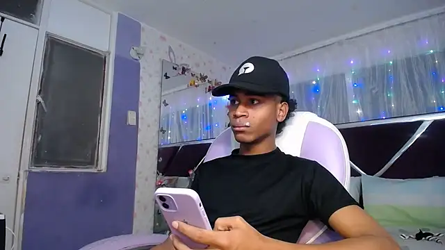 Santy bigcock 01 online show from 16, 4, 2026