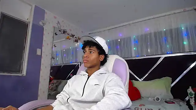 Santy bigcock 01 online show from 29, 5, 2026