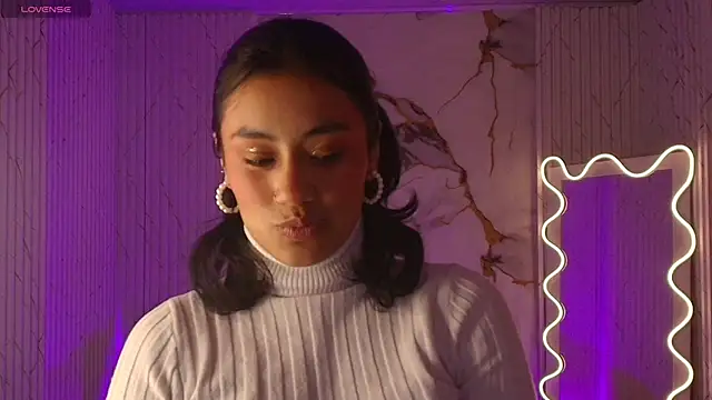 PEACHY TAY online show from 15, 4, 2026