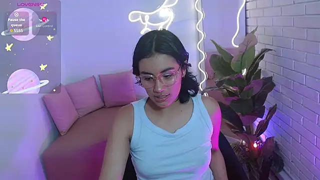 PEACHY TAY online show from 13, 11, 2025