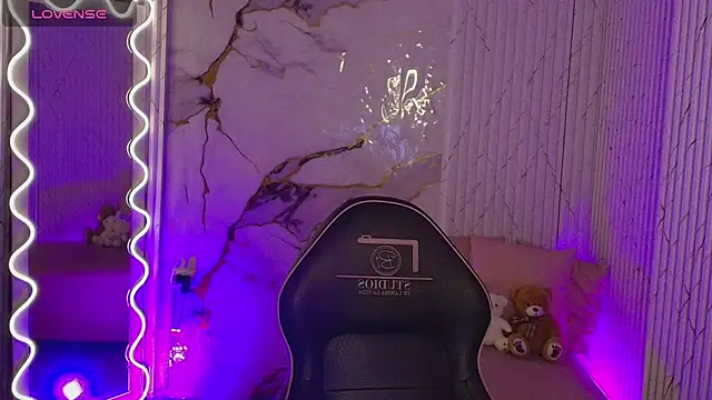 PEACHY TAY online show from 23, 3, 2026