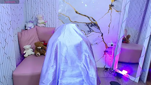 PEACHY TAY online show from 26, 5, 2026