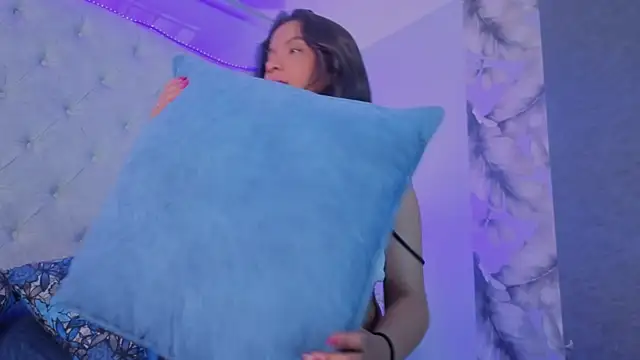 emy lux online show from 22, 11, 2025