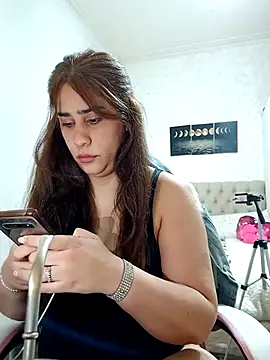 nahiarabiel33 online show from 6, 11, 2025