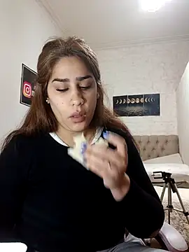 Snapshot of nahiarabiel33 chatting on 13, 7, 2026 nahiarabiel33 online show from 13, 7, 2026