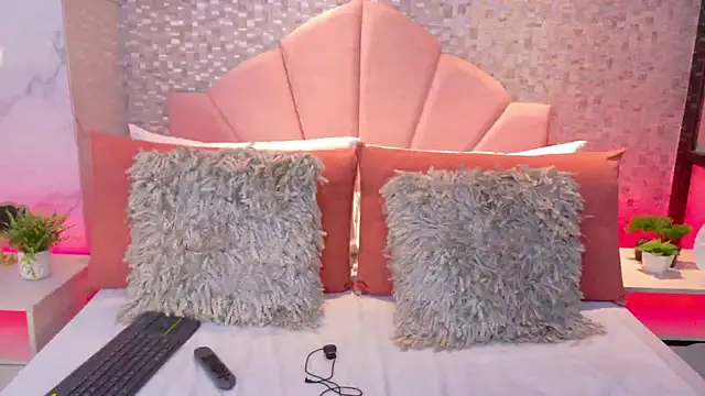 Snapshot of CameronJonnes chatting on 15, 7, 2026 CameronJonnes online show from 15, 7, 2026