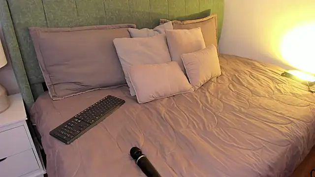 annie  20 online show from 11, 3, 2026