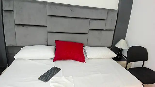 Snapshot of CatleyaSmith chatting on 16, 12, 2025 CatleyaSmith online show from 16, 12, 2025