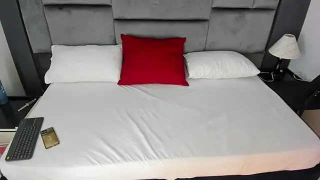 Snapshot of CatleyaSmith chatting on 22, 12, 2025 CatleyaSmith online show from 22, 12, 2025