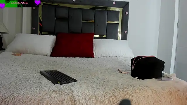 CatleyaSmith online show from 18, 2, 2026