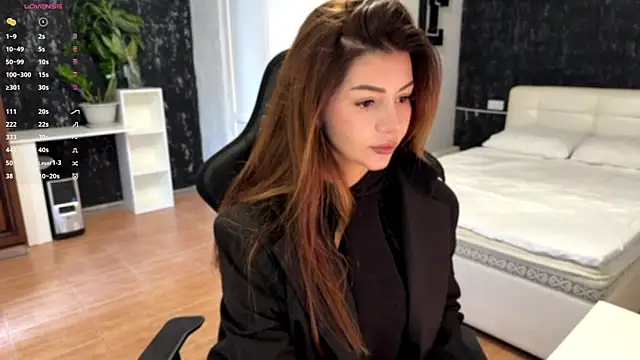 MishelVine online show from 10, 11, 2025