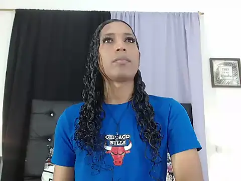 MiaCoock online show from 12, 11, 2025