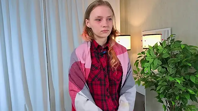 Snapshot of SueSasportas chatting on 17, 11, 2025 SueSasportas online show from 17, 11, 2025