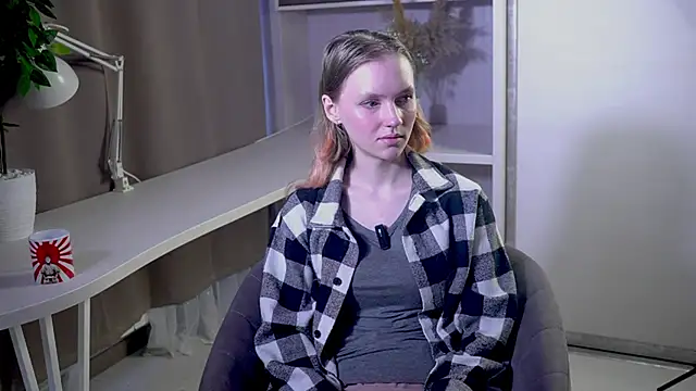 Snapshot of SueSasportas chatting on 6, 11, 2025 SueSasportas online show from 6, 11, 2025