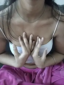 Snapshot of simran_patel chatting on 21, 11, 2025 simran patel online show from 21, 11, 2025