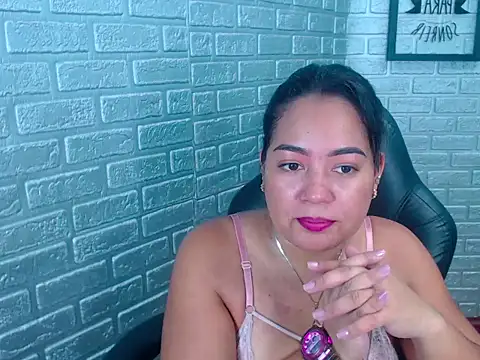 Bella Summers  online show from 27, 11, 2025