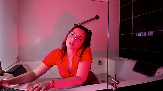 SaraAlvarezx online show from 21, 6, 2026