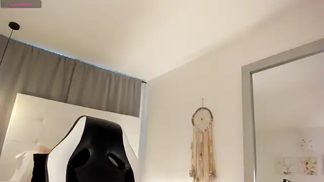 Emi Rosee online show from 17, 1, 2026