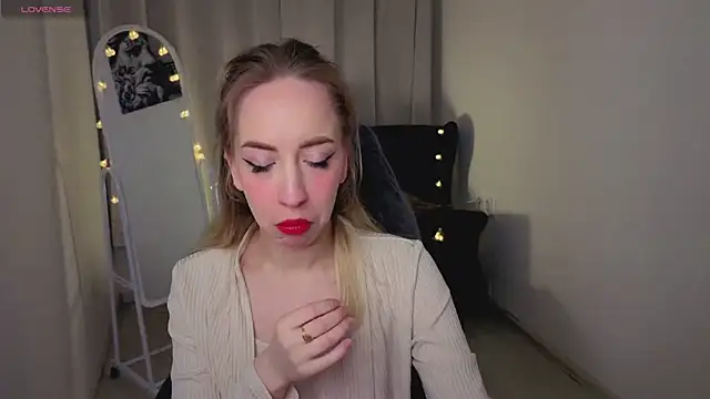 Snapshot of IsabelleBliz chatting on 3, 3, 2026 IsabelleBliz online show from 3, 3, 2026