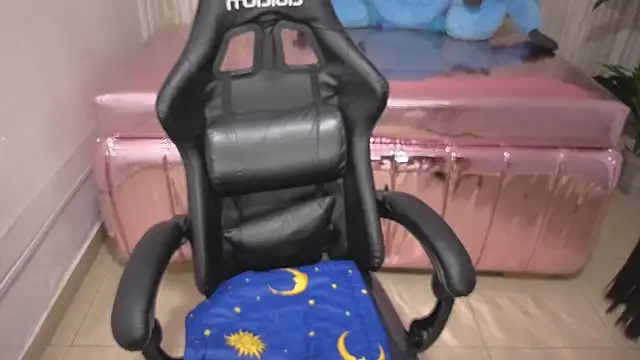 scarlett percy t online show from 13, 2, 2026