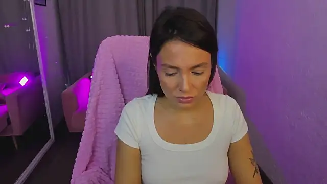 Naila Whisper online show from 8, 11, 2025