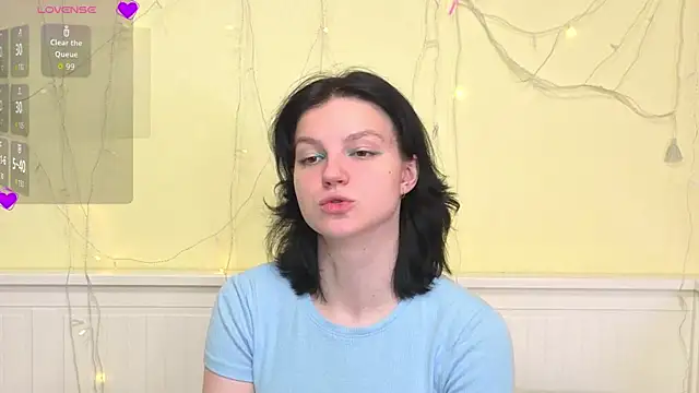 LatinaHuguenin online show from 15, 12, 2025