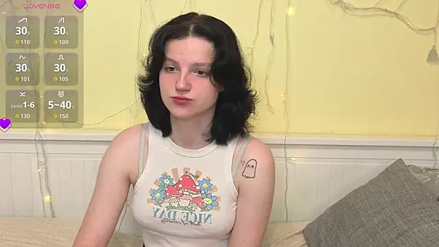 LatinaHuguenin online show from 16, 12, 2025