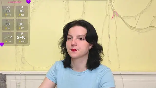 LatinaHuguenin online show from 18, 12, 2025