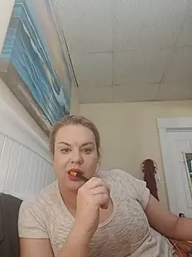 LisaMillerx online show from 17, 11, 2025