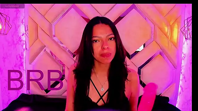 Yanna pink online show from 15, 11, 2025